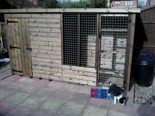  Hutch'n'Such   Wooden Dog Kennels and Runs